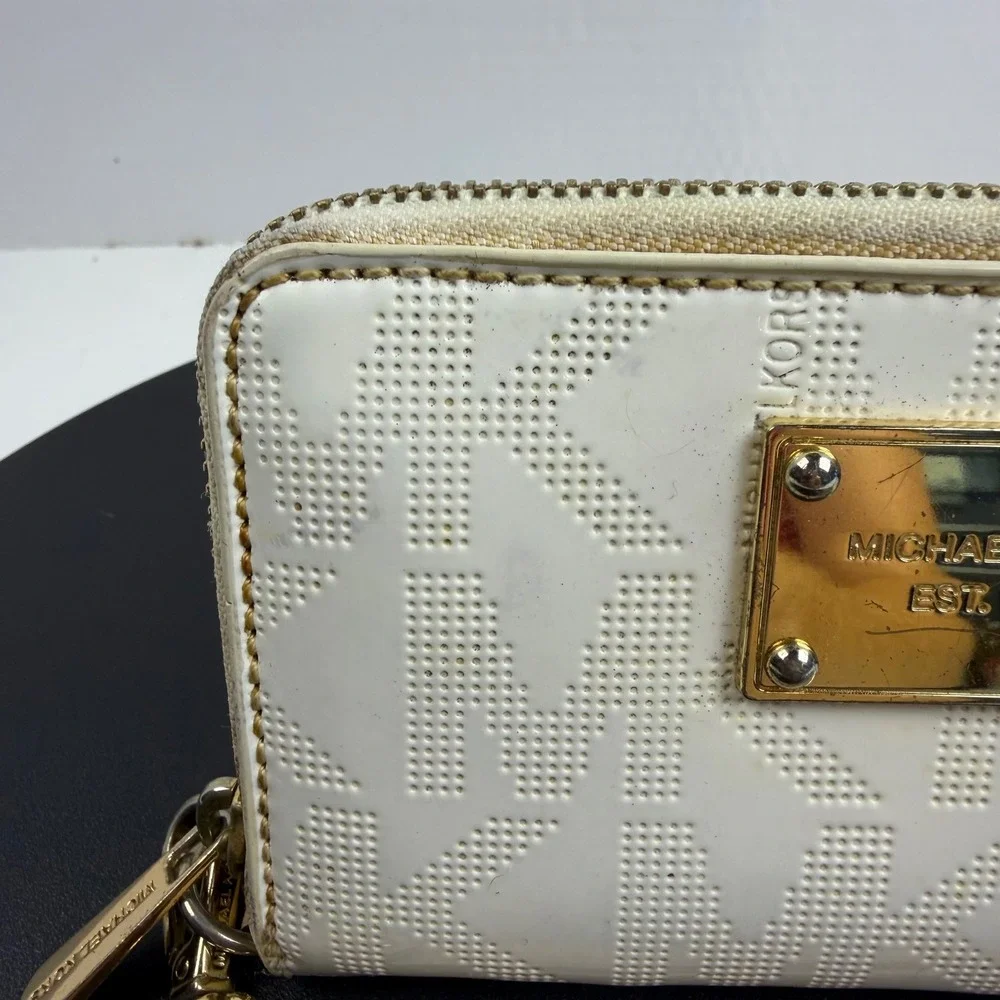 Michael Kors White Monogram Patent Leather Zip Around Wristlet Wallet Gold Logo
